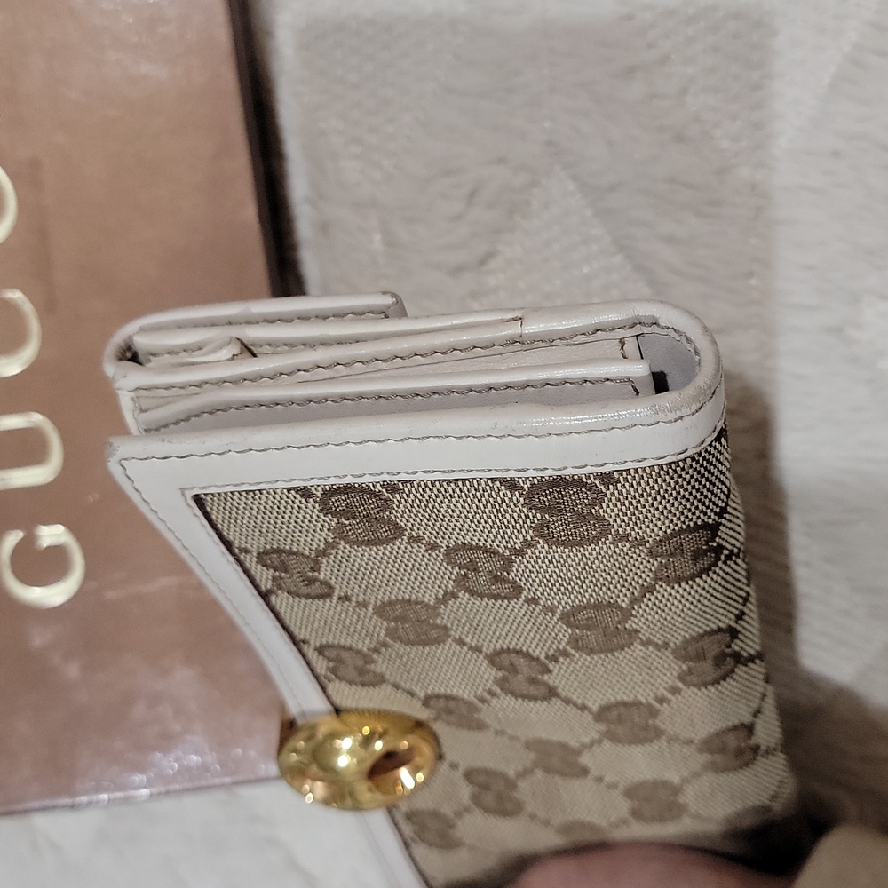 Authentic Gucci wallet - Picture 4 of 11